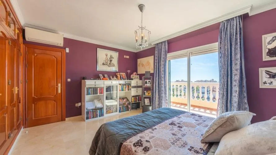 Villa de 4 dormitorios en Las Lagunas, Spain No. 30761 № 24