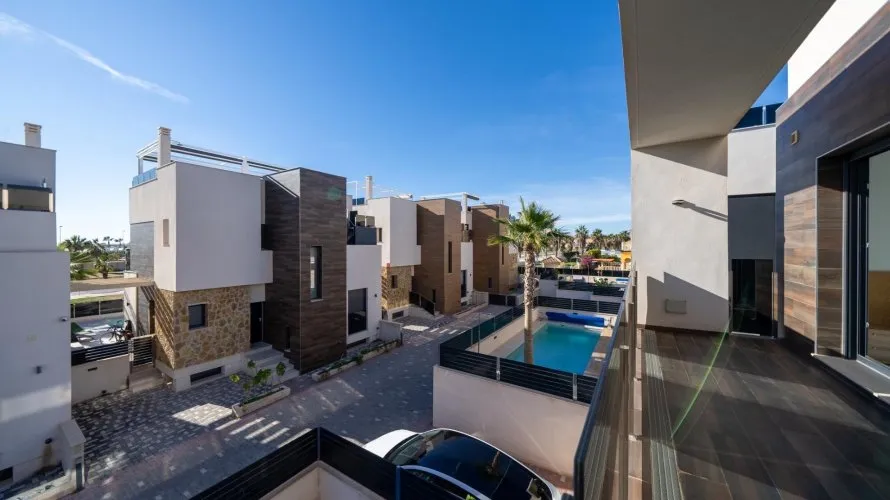 Сasa de 3 dormitorios en La Zenia, Spain No. 30704 № 22