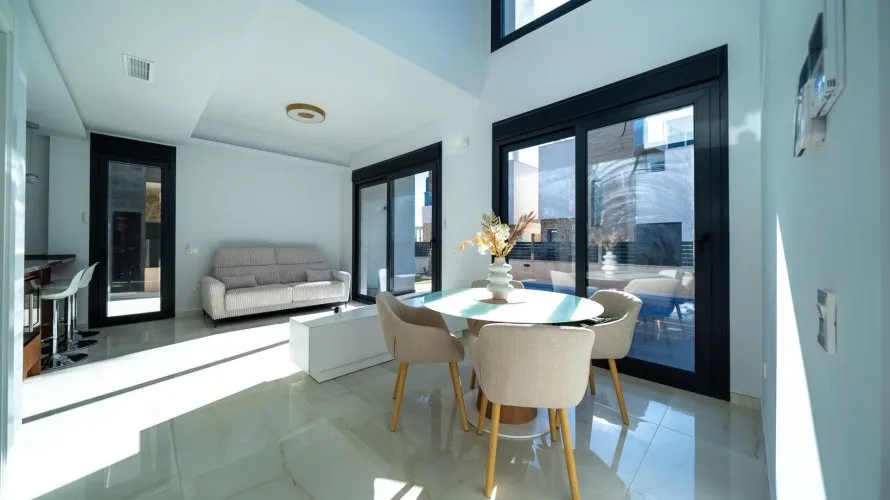 Сasa de 3 dormitorios en La Zenia, Spain No. 30704 № 4