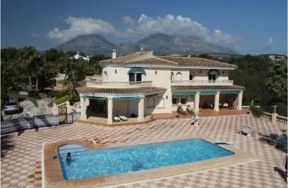 Villa de 5 dormitorios en L'Alfàs del Pi, Spain No. 30923