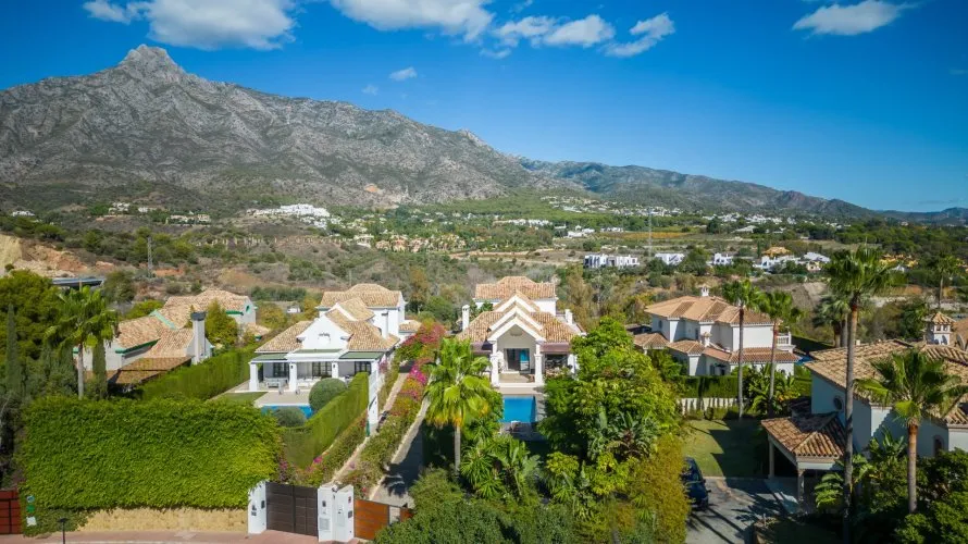 Сasa de 5 dormitorios en Marbella, Spain No. 30540