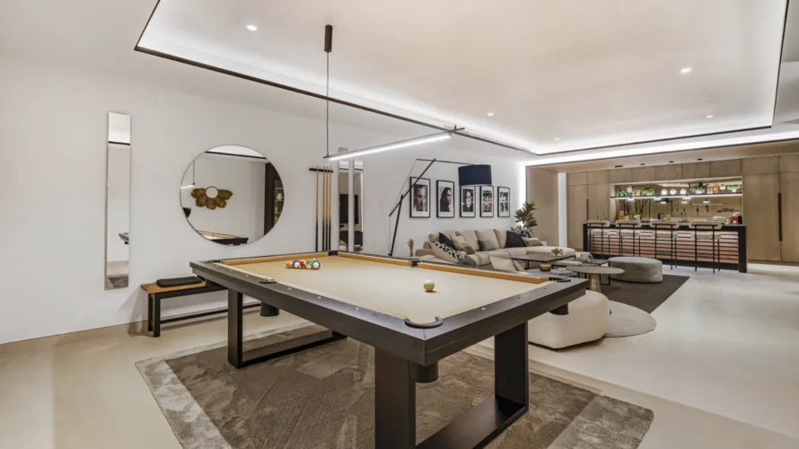 Villa de 6 dormitorios en Marbella, Spain No. 30738 № 1