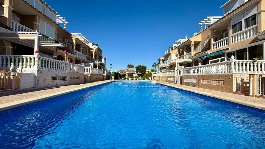 Villa de 4 dormitorios en Playa Flamenca II, Spain No. 31221 № 4