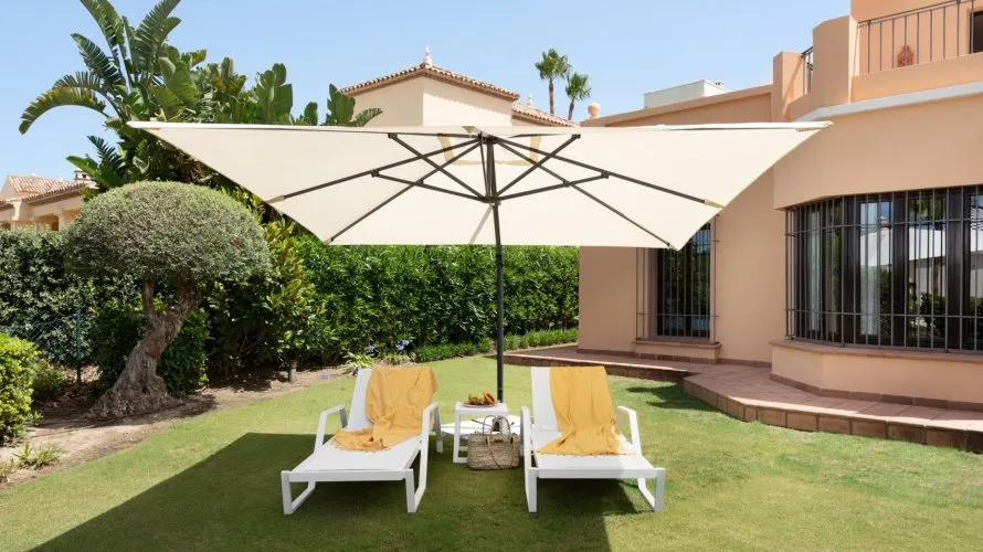 Villa de 4 dormitorios en Sotogrande, Spain No. 30543 № 1