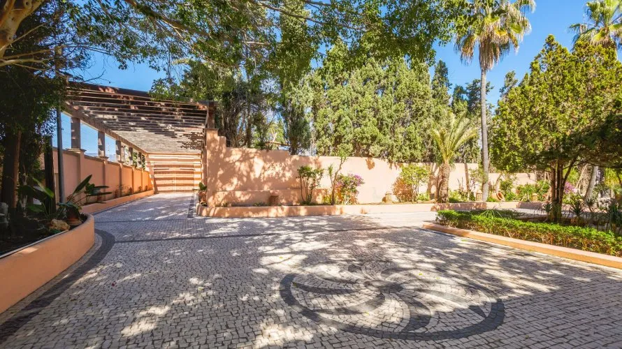 Villa de 8 dormitorios en Estepona, Spain No. 30585 № 28