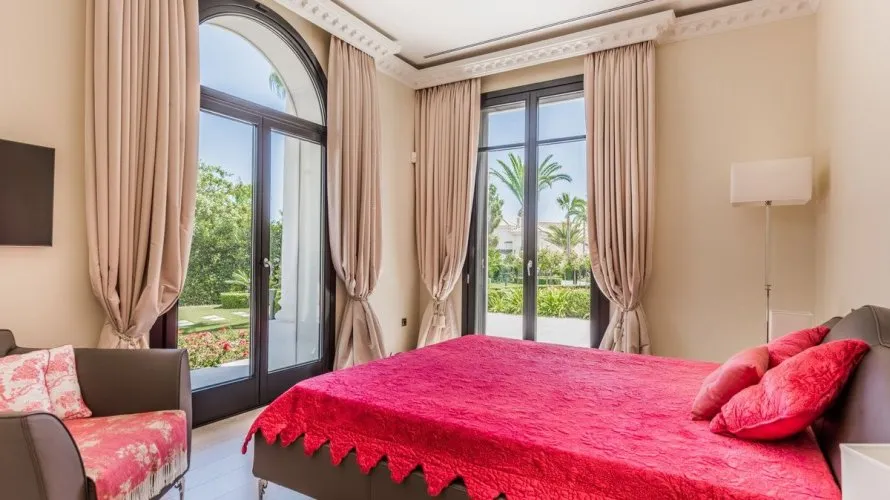 Villa de 7 dormitorios en Marbella, Spain No. 30619 № 16