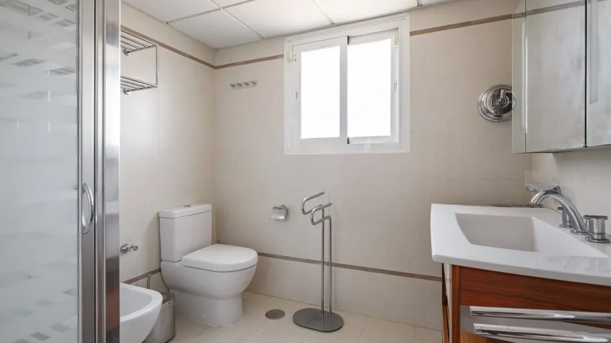 Villa de 8 dormitorios en Estepona, Spain No. 30585 № 16