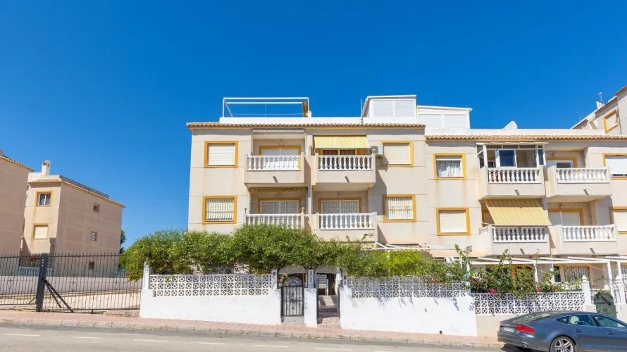 Bungalow de 4 dormitorios en Torrevieja, Spain No. 30684 № 27