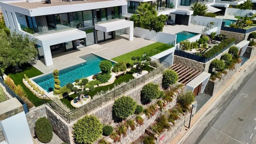 Villa de 890m² en Benidorm, Spain No. 31173 № 1