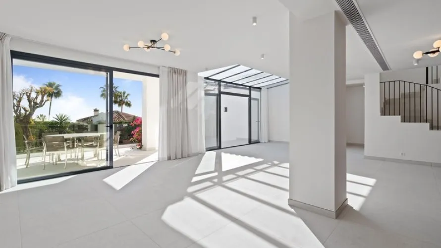 Villa de 4 dormitorios en Marbella, Spain No. 31052 № 3