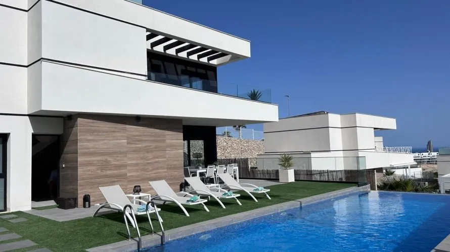 Villa de 3 dormitorios en Finestrat, España No. 32261 № 1