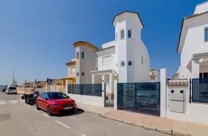Сasa de 3 dormitorios en San Fulgencio, Spain No. 31947