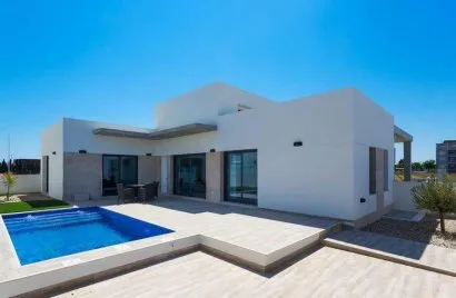 Villa de 3 dormitorios en Daya Nueva, España No. 31832