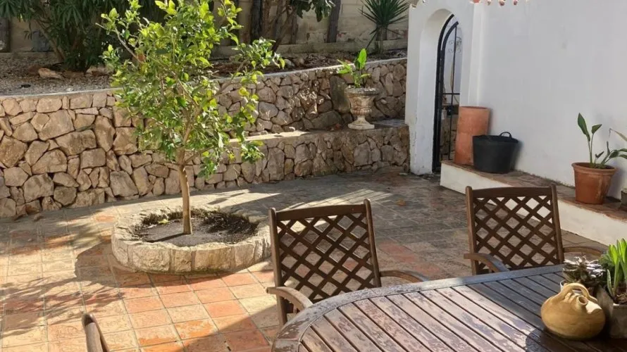 Villa de 4 dormitorios en Albir, España No. 32022