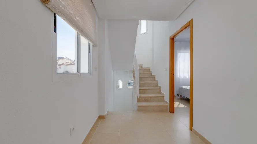 Villa de 3 dormitorios en San Fulgencio, Spain No. 31950 № 20