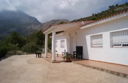 Villa de 3 dormitorios en Finestrat, Spain No. 31853