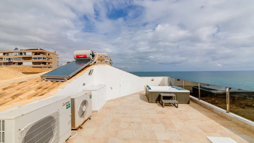 Villa de 210m² en Torrevieja, Spain No. 32082 № 27