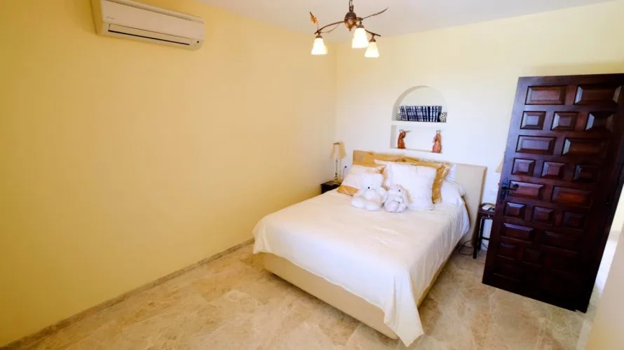 Villa de 4 dormitorios en Fustera, España No. 31851 № 12