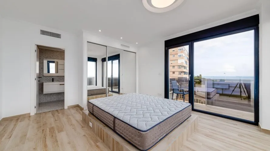 Villa de 210m² en Torrevieja, Spain No. 32082 № 21
