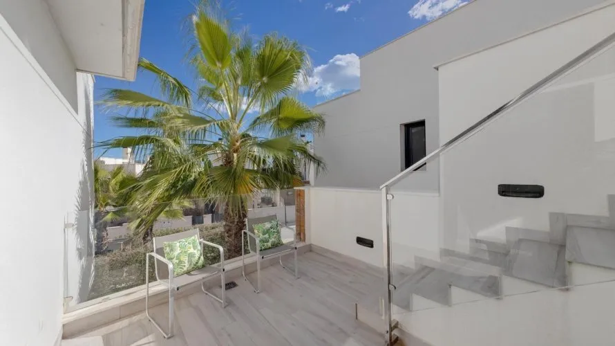 Villa de 3 dormitorios en La Zenia, Spain No. 31807 № 16