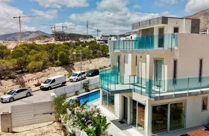 Villa de 3 dormitorios en Finestrat, Spain No. 32017