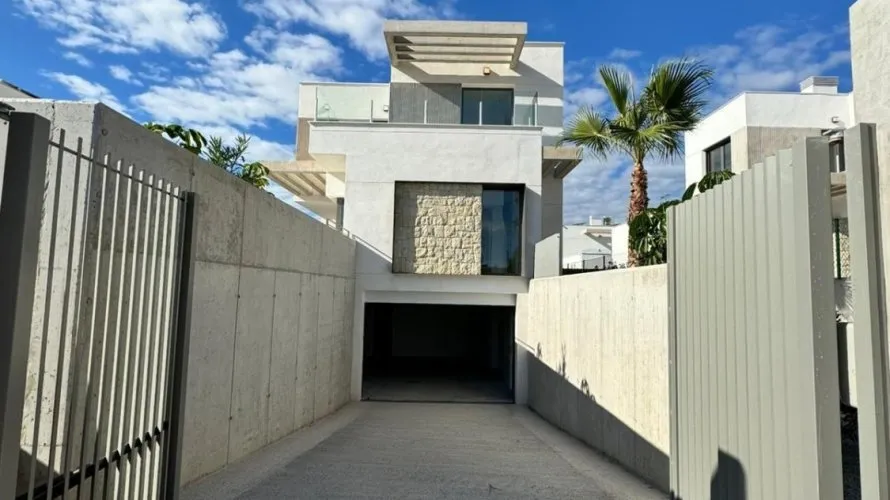 Villa de 4 dormitorios en Finestrat, España No. 32067 № 15