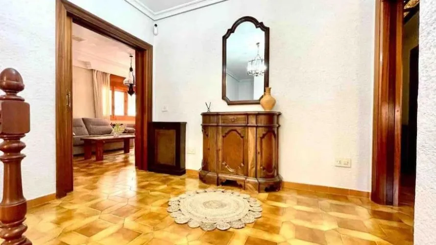 Villa de 4 dormitorios en Campoamor, España No. 32018 № 12