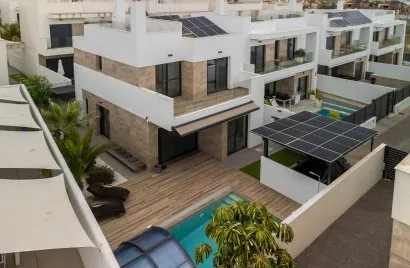 Villa de 120m² en Los Montesinos, Spain No. 32271