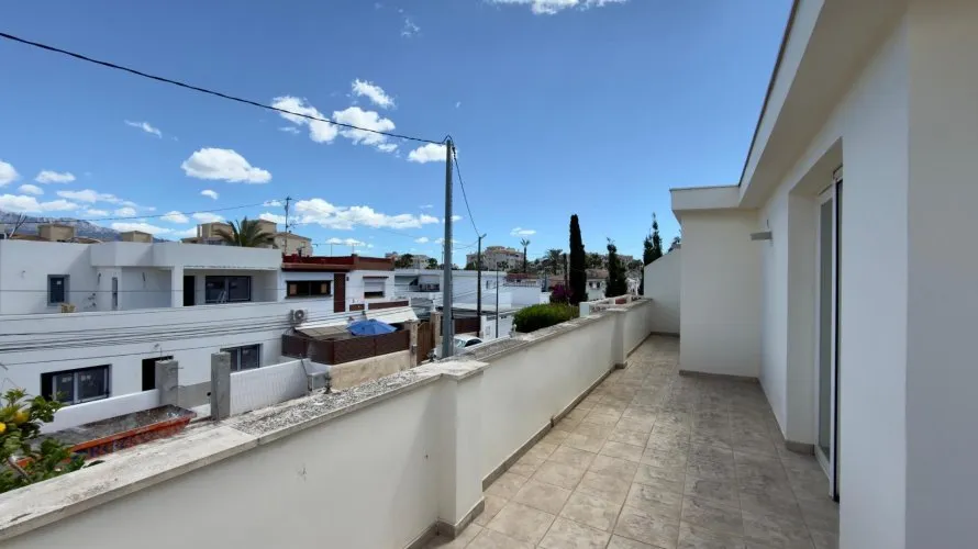 Сasa de 4 dormitorios en Albir, Spain No. 32299 № 24