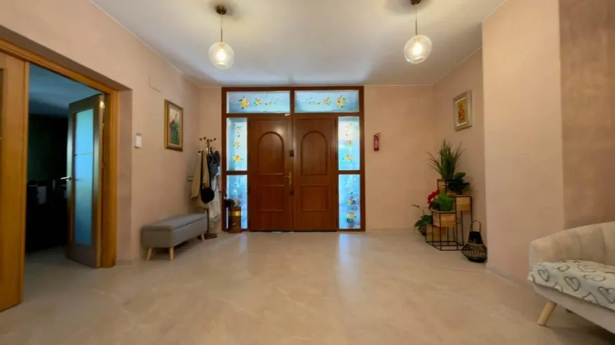 Villa de 8 dormitorios en Calpe, España No. 32303