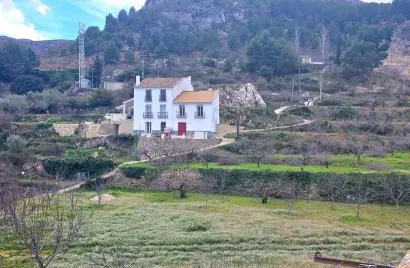 Сasa de 7 dormitorios en Guadalest, España No. 32359