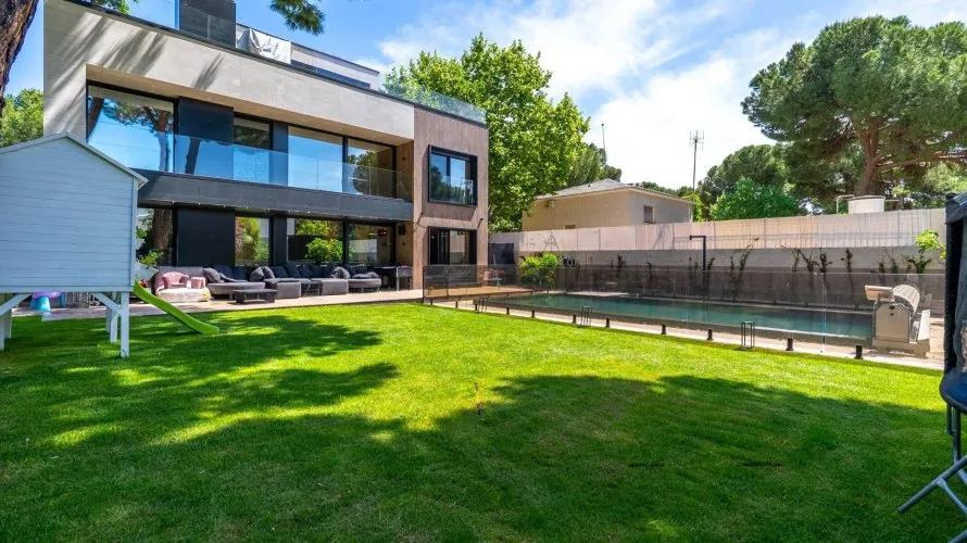 Villa de 4 dormitorios en Pozuelo de Alarcón, España No. 32369 № 6