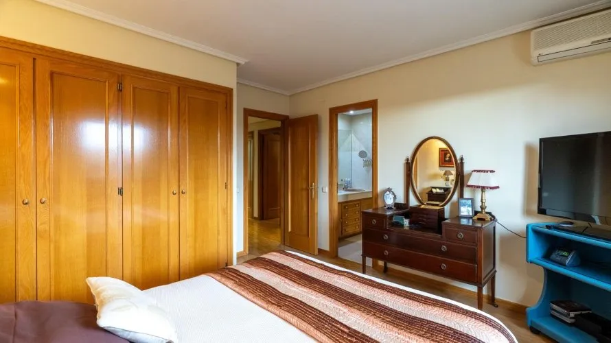 Сasa de 6 dormitorios en Madrid, España No. 32357 № 19