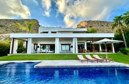 Villa de 5 dormitorios en Finestrat, España No. 32320