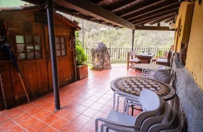 Villa de 8 dormitorios en Lena, España No. 32337