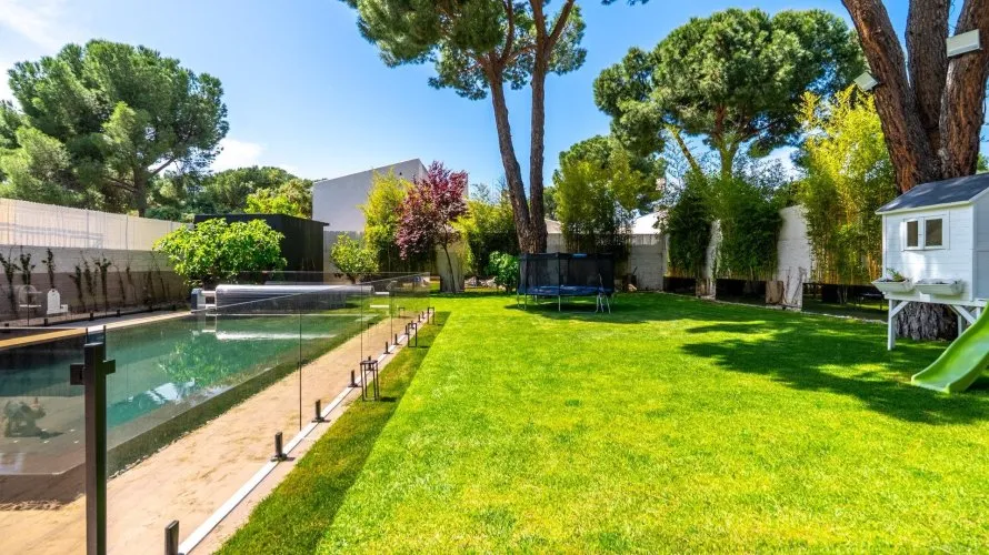 Villa de 4 dormitorios en Pozuelo de Alarcón, España No. 32369 № 5