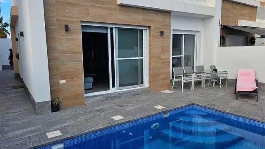Villa de 3 dormitorios en Avileses, España No. 32370