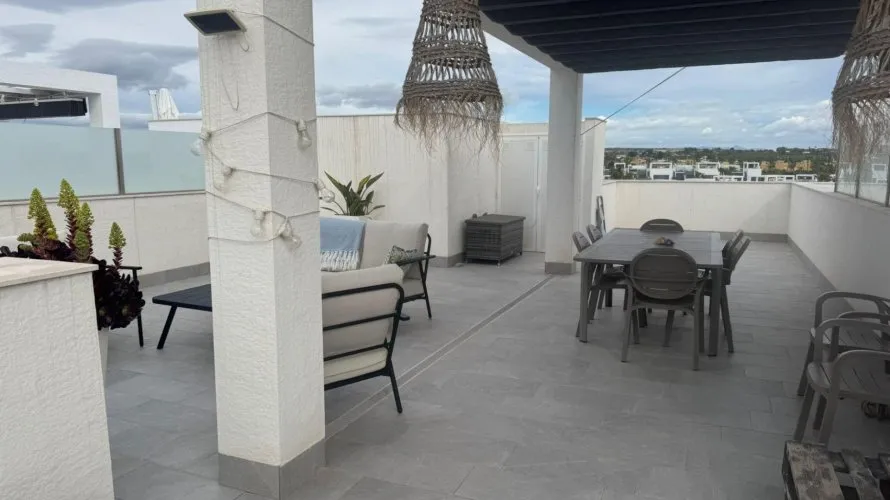 Bungalow de 2 dormitorios en Guardamar del Segura, España No. 32368 № 19