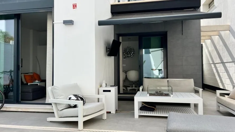 Villa de 3 dormitorios en Alicante, España No. 32399 № 5