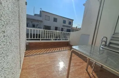 Bungalow de 2 dormitorios en Torrevieja, España No. 32444