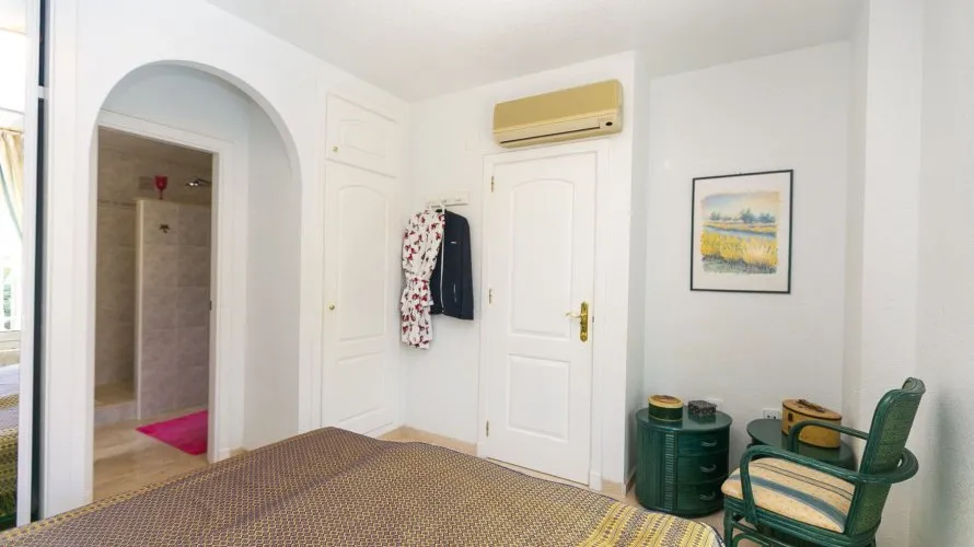 Villa de 194m² en Alicante, España No. 32380 № 3