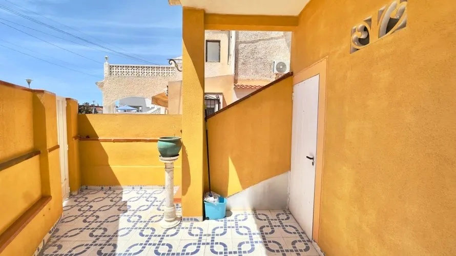 Bungalow de 1 dormitorio en Torrevieja, España No. 32464