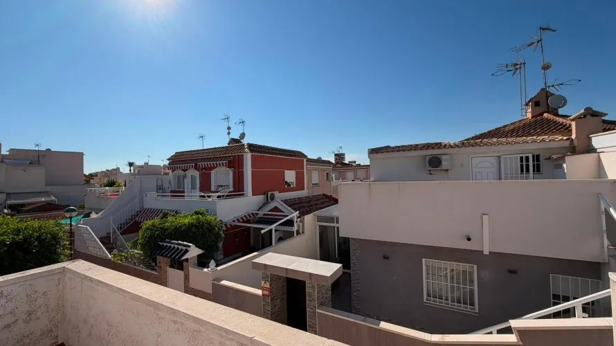 Сasa de 3 dormitorios en Torrevieja, España No. 32430 № 10