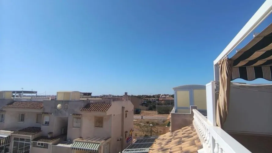 Bungalow de 2 dormitorios en Torrevieja, España No. 32443 № 15