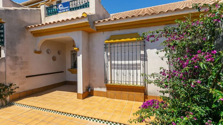 Сasa de 80m² en La Zenia, España No. 32379 № 1