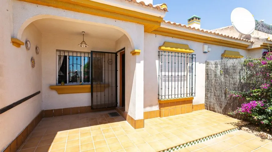 Сasa de 80m² en La Zenia, España No. 32379