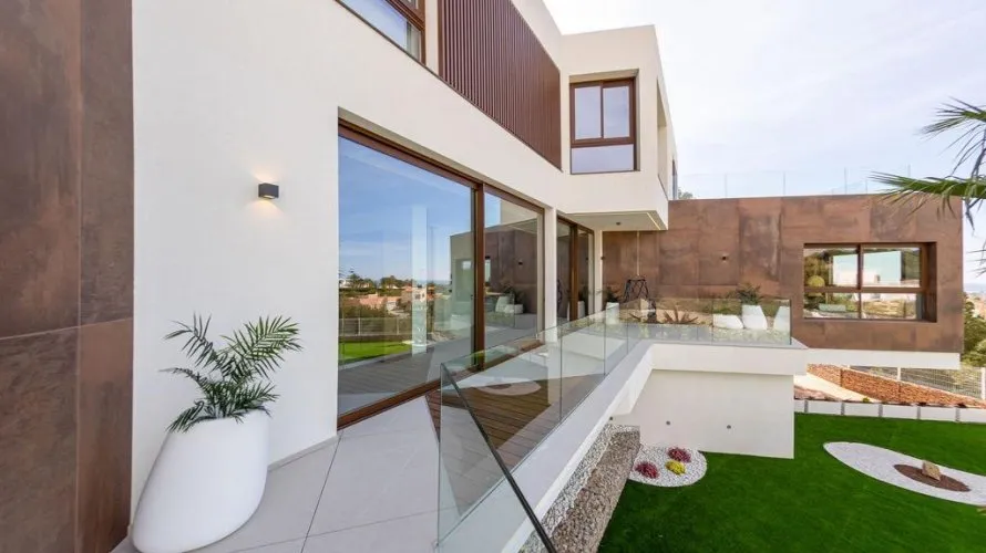 Villa de 4 dormitorios en Benidorm, España No. 32436 № 9