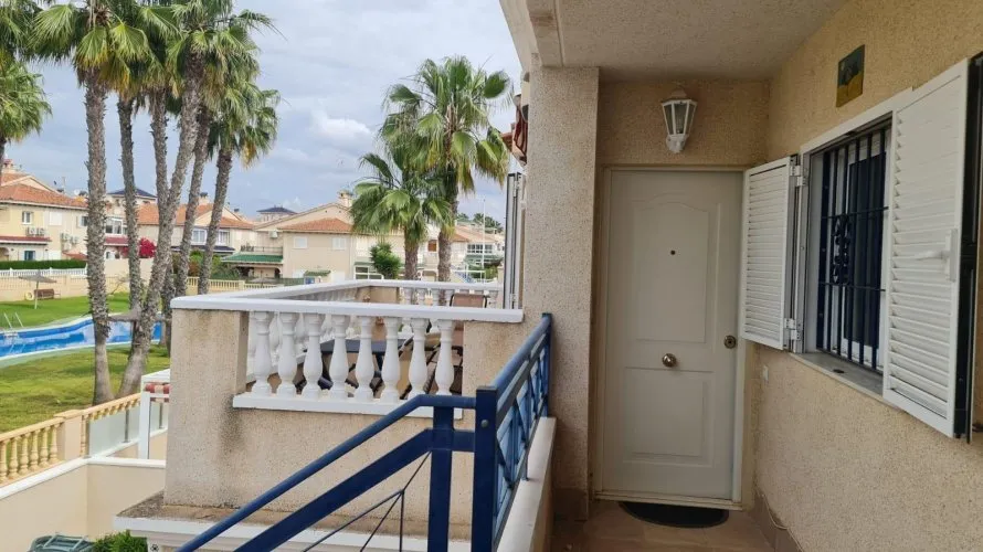 Bungalow de 58m² en Torrevieja, España No. 32440 № 17