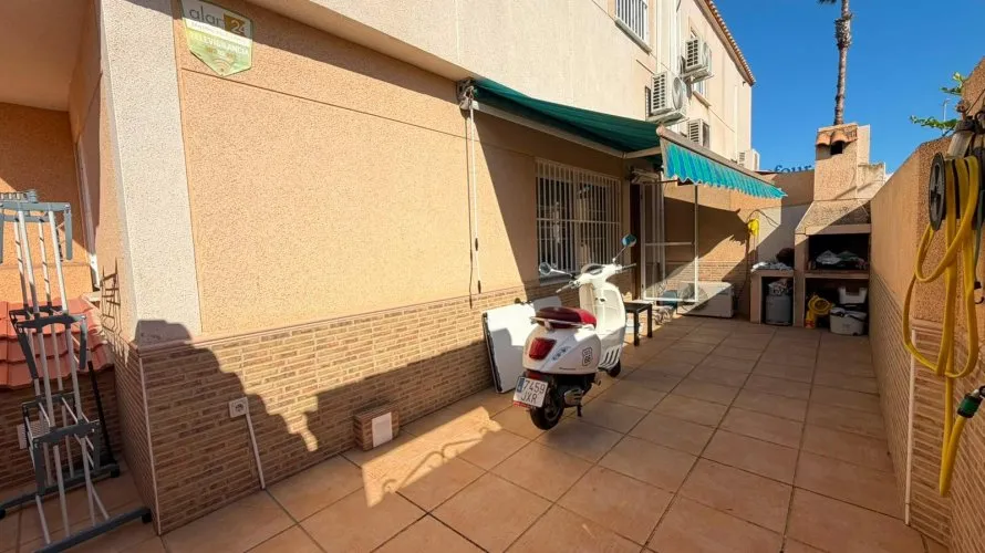 Сasa de 3 dormitorios en Torrevieja, España No. 32430 № 27