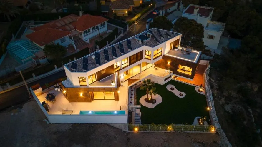 Villa de 4 dormitorios en Benidorm, España No. 32436 № 1